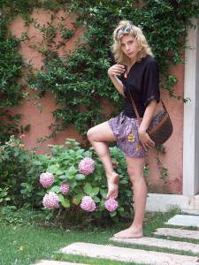 Feetosopher-Amanda - 2011-XX-XX Killer barefoot blonde (Venice-s7q1donppp.jpg