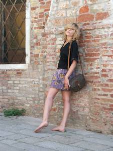 Feetosopher-Amanda - 2011-XX-XX Killer barefoot blonde (Venice-o7q1dslpfl.jpg