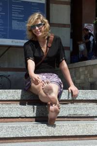 Feetosopher-Amanda - 2011-XX-XX Killer barefoot blonde (Veniced7q1dletpt.jpg