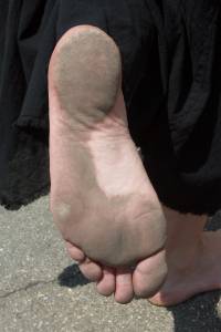 Feetosopher-Alyssa%2C-Arianna-2008-XX-XX-Barefoot-urban-girls-c7q1902yc0.jpg