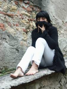 Feetosopher-Alyssa, Sole - 2015-01-02 Winter barefooting (Verona-57q19937k7.jpg