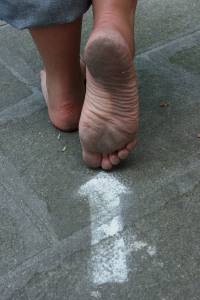 Feetosopher-Alyssa%2C-Sole-2010-XX-XX-Barefoot-urban-stars-%28Veni-r7q197ht6u.jpg