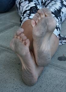Feetosopher-Alyssa%2C-Sole-2010-XX-XX-Barefoot-urban-stars-%28Veni-r7q196nuav.jpg