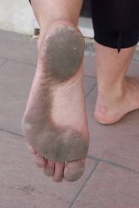 Feetosopher-Arianna-2008-XX-XX-Barefoot-urban-girl-%28Mestre%2C-It-x7q3cpu5i3.jpg