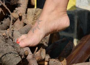 Feetosopher-Amerika-2015-08-XX-Barefoot-country-nudity-%28The-ba-07q3cxfd7x.jpg