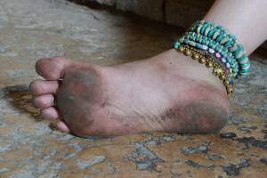 Feetosopher-Barefoot Cecilia - 2013-07-XX Second visit to Italyk7q3bvbkxp.jpg