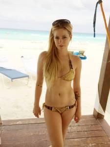 Avril Lavigne - sexy pics-t7q3m71yjy.jpg