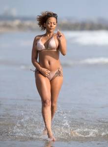 Sundy Carter Tit Slip On The Beach In Malibu07q3vbe3v0.jpg
