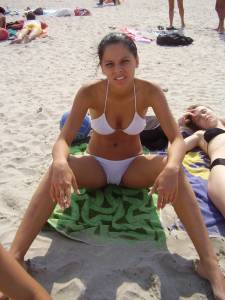 Latina-Lingerie-and-Topless-Beach-z7q4i1krq5.jpg