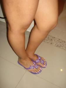 My-feet-and-long-toenails-x45-t7q4v6n6r7.jpg