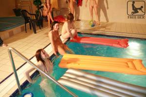 Teens-Swimming-Pool-Party-%28Nude%29-77q4xdsmh2.jpg