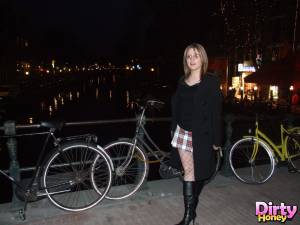Out & About In Amsterdam-k7q4wnq5jm.jpg