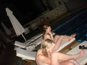 Teens-Swimming-Pool-Party-%28NoNude%29-z7q4xax3us.jpg