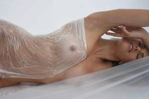 Natalie Roser Shows Perfect Body in Naked Photoshoot for Series Magazine Issue 317q5ij4utu.jpg