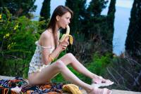 Anastasia Bella loves bananas 13-e7q7s1pz0t.jpg