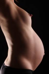 Czech-pregnant-photoshoot-l7q7wxosvc.jpg