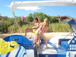 american-boating-people-fun-under-the-sun-67q86igxax.jpg
