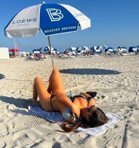 Claudia-Romani-Flaunts-Big-Boobs-in-Bikini-at-a-Beach-in-Miami-07q89tnglf.jpg