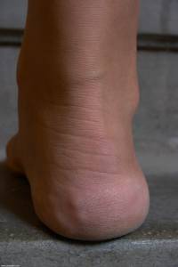 Girl-high-heels-and-dirty-feet-47q8wmwfmn.jpg