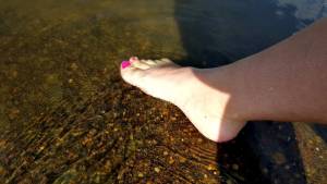 Amateur feet mix, Collected from Facebook and other social networksb7q96t0dxi.jpg