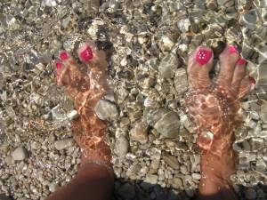 Amateur feet mix, Collected from Facebook and other social networks-77q96suvmi.jpg