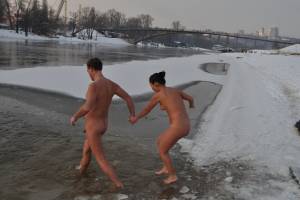 Ukranian ice winter public nudityt7qjexayk4.jpg