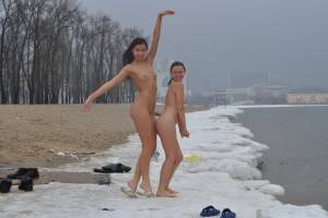 Ukranian ice winter public nudity-b7qjevre3y.jpg