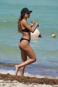 Patricia Contreras – Bikini Malfunction Candids at the Beach in Miami (NSFW)-s7qjilp54k.jpg