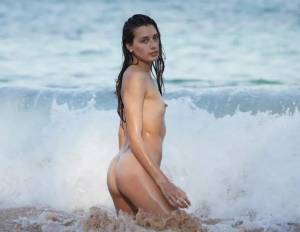 Jessica Clements Shows Beautiful Body in Sexy Naked Beach Photoshoot (NSFW)j7qlfnuzh6.jpg