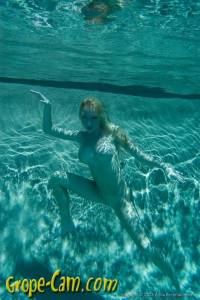 Madison Scott underwater (x103)-47ql9a9ivh.jpg