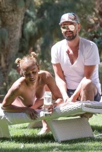Melanie Brown Topless At A Resort In Desert Springs-c7qlkamq17.jpg
