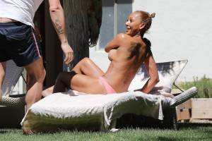 Melanie Brown Topless At A Resort In Desert Springso7qlka7kil.jpg