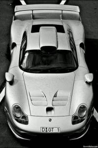 Porsche-911-GT1-e7qmo1uhsz.jpg