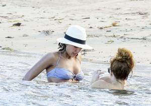 Jessica Alba – Bikini Candids in Caribbeanb7qmvh3sgd.jpg