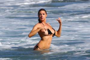 Charlotte McKinney - bikini beach candids in Malibu, August 9, 2015e7qmvekw50.jpg