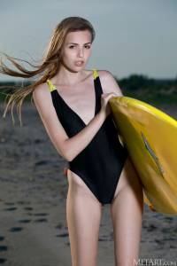 Elle-Tan-Surfer-%28x125%29-1365x2048-Sexy-Photo-Gallery-s7qo6j6ecu.jpg