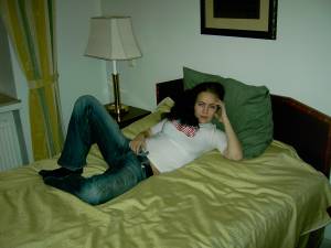 Amateur Girl Posing In Hotel Room [x82]-b7qpscgjab.jpg