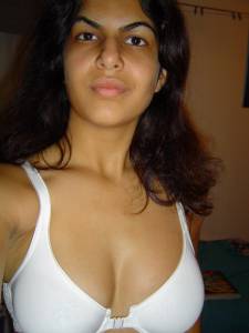 Latina shows her Bodyx7qqecazis.jpg