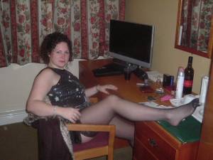 Leaked British Couple Wedding night naked pictures-s7qq2vmbzl.jpg