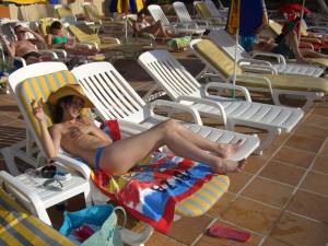 Wife On Vacation (48 Pics)-37qqp054dy.jpg
