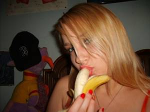 Banana Blondee7qqrvflo2.jpg