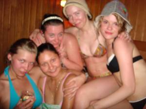 Russian girls barchelorette party (135 Pics)o7qrdil51s.jpg