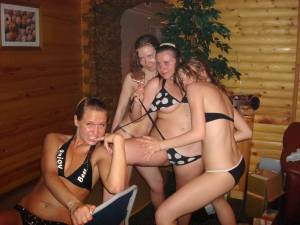 Russian girls barchelorette party (135 Pics)-17qrd16w7t.jpg