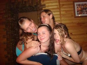 Russian girls barchelorette party (135 Pics)57qrd107yf.jpg