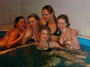 Russian girls barchelorette party (135 Pics)h7qrdhxavz.jpg