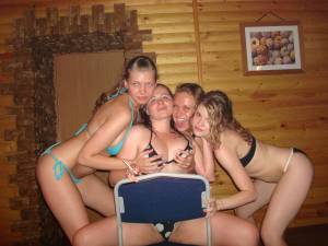Russian girls barchelorette party (135 Pics)57qrd11wst.jpg