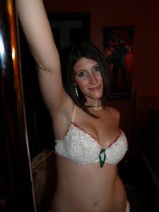 Sexy Brunette loves to show her Hot Body (197 Pics)-i7qrkd2cji.jpg