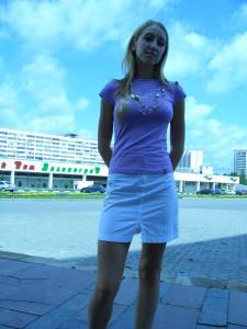 Russian blonde like to flash x225-l7qsbi0h5q.jpg
