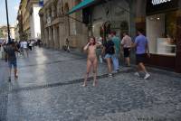 Amalia-A-nude-in-public-27-37qsg00xlo.jpg