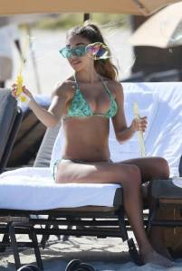Chantel Jeffries Shows Off Her Beach Body in a Skimpy Thong Bikini67qva0gl6f.jpg